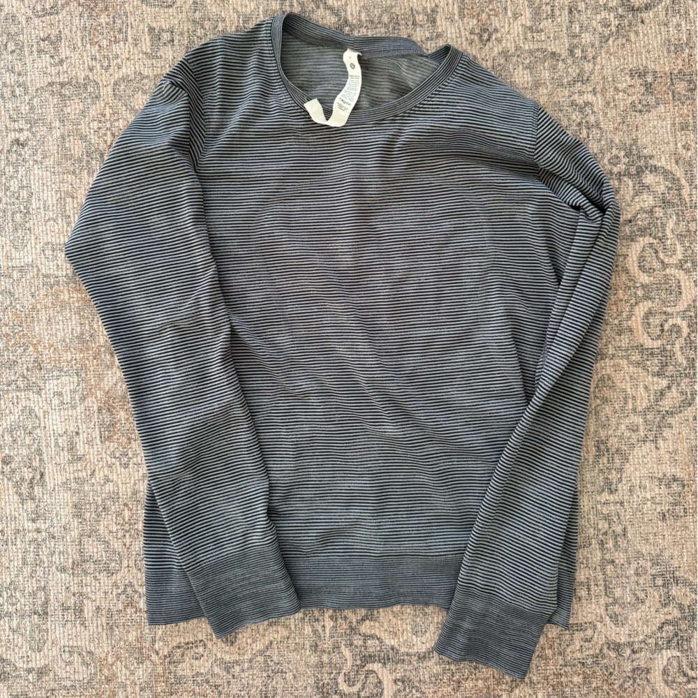 Lululemon Athletica Gray Fitted Long Sleeve Sweatshirt